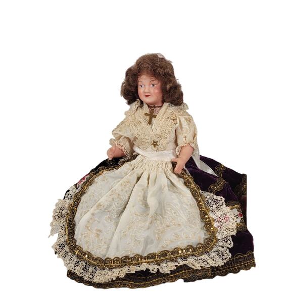 Vintage 7"  Folk Doll with Purple Velvet Dress and Lace Details - Picture 4 of 13